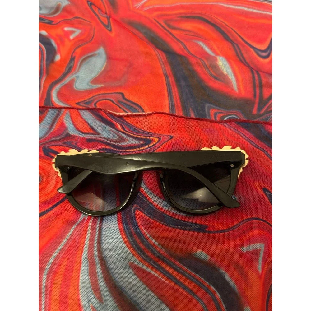 Vintage Y2K Rhinestone Flower Sunglasses Glam Oversized Round Bling